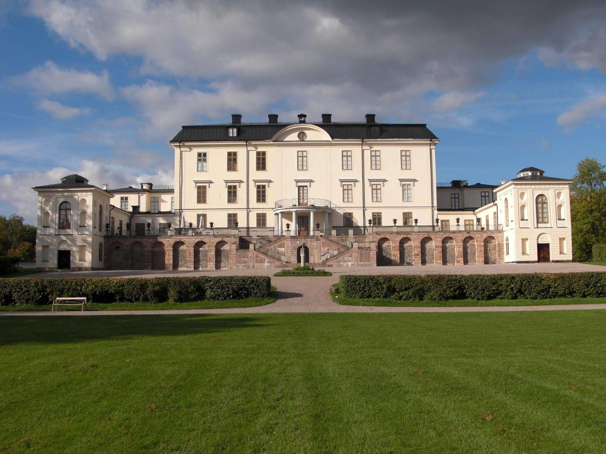 Rosersbergs Slottshotell Exterior photo